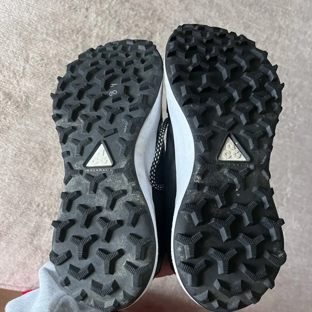 Nike ACG Lowcate Black White Size 7 Gorpcore, Adventure, Traction, Outdoor, Hike